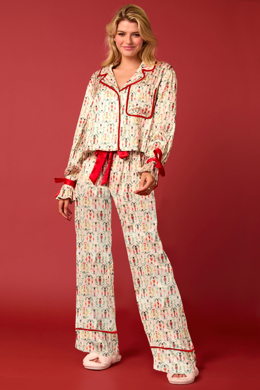 Damen luxuriöses Satin-Pyjama-Set mit niedlichem Nutcracker-Motiv EB