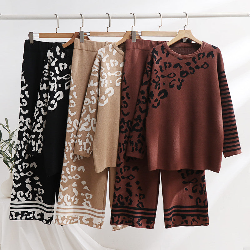 Damen modisches Lounge-Set mit Tiermuster und breiten Streifen EB