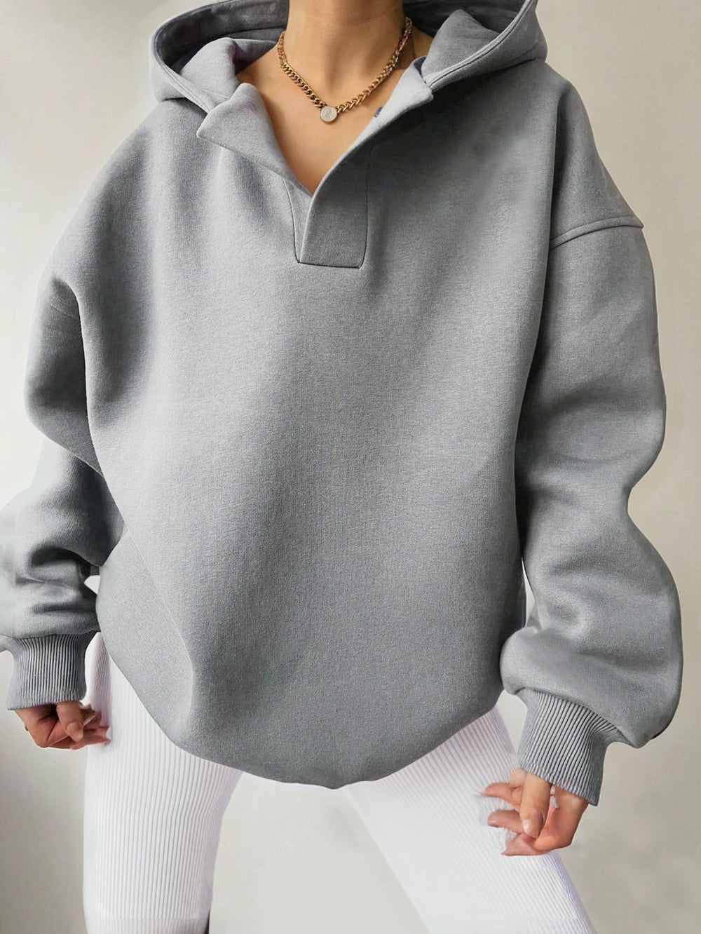 Damen Kapuzensweater mit übergroßem Schnitt und V-Ausschnitt EB