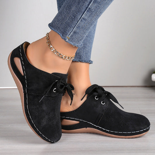 Damen modische Mokassins mit luftiger Perforation und dekorativem Schnürdesign EB