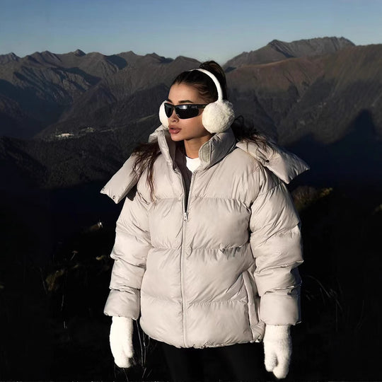 Damen gefütterte Outdoor-Jacke mit hochgeschlossenem Kragen und gestepptem Design EB