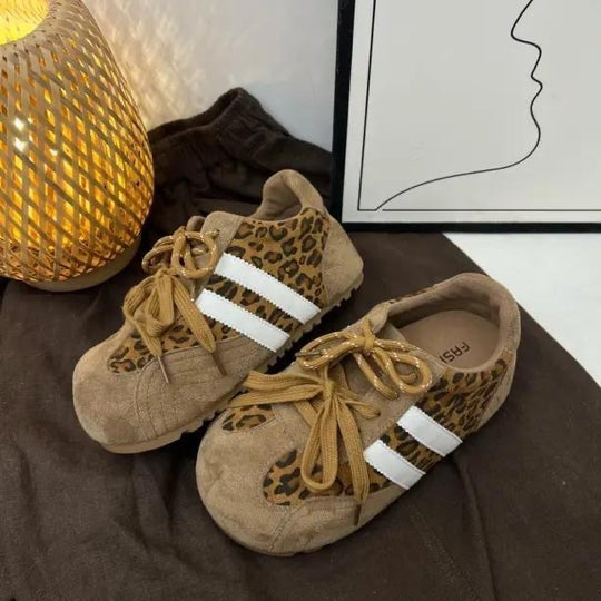 Damen modische Riemchen Sneaker aus Wildleder EB