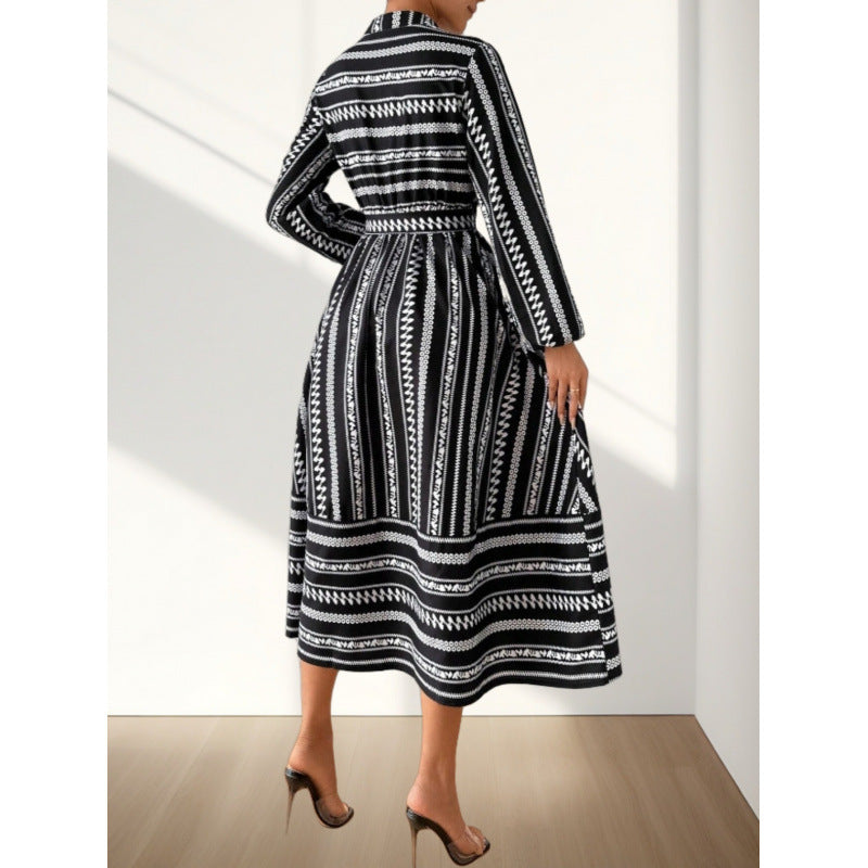 Damen Maxikleid mit modernem geometrischem Muster und schönem Taillengürtel EB