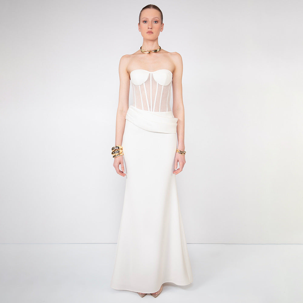 Damen figurumspielendes Abendkleid mit tailliertem Oberteil und fließendem Rock EB