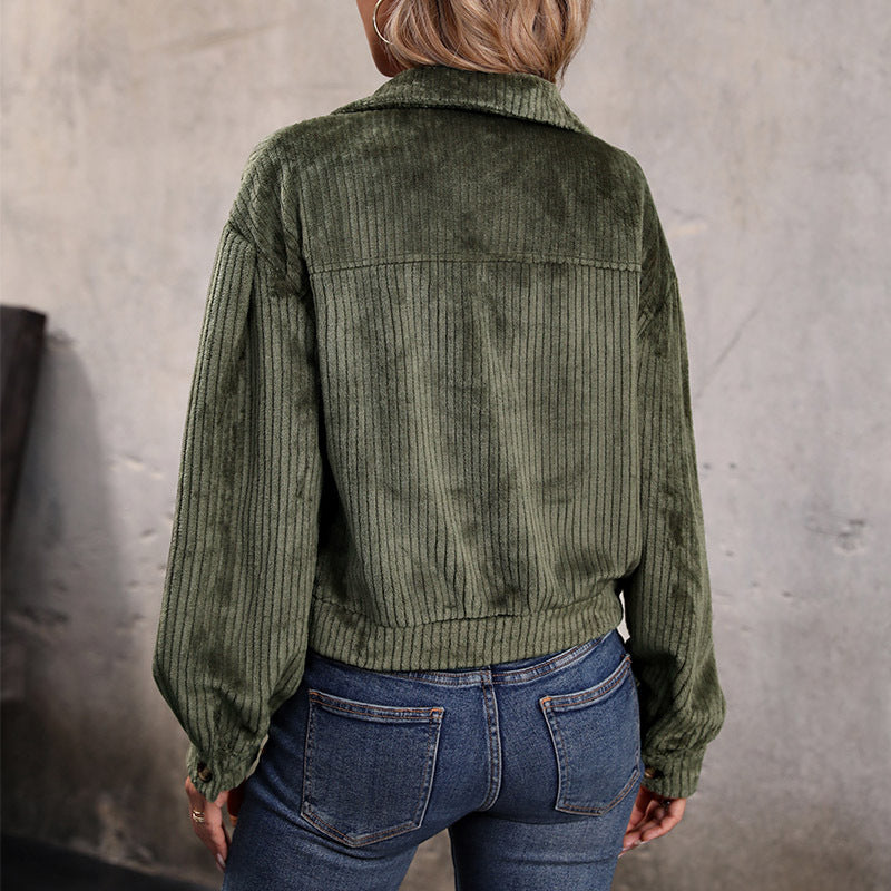 Damen Cordjacke im lässigen Schnitt mit zwei Brusttaschen und modischer Knopfleiste EB