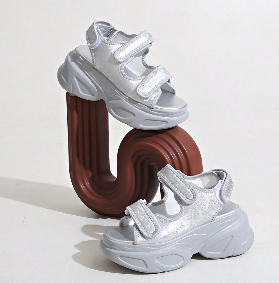 Damen Glamouröse Plateau-Sandalen mit verstellbaren Riemen und funkelnden Applikationen EB