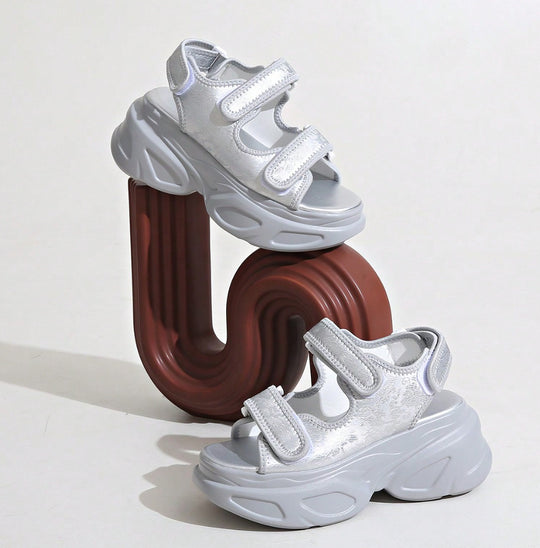 Damen Glamouröse Plateau-Sandalen mit verstellbaren Riemen und funkelnden Applikationen EB