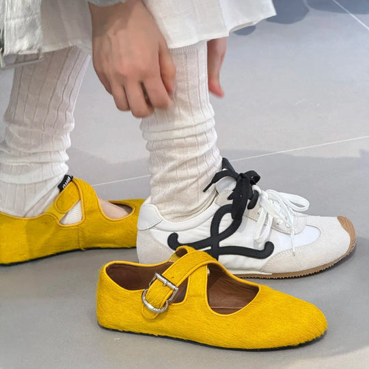 Damen Ballerinas mit elegantem Riemen und geschwungener Form EB