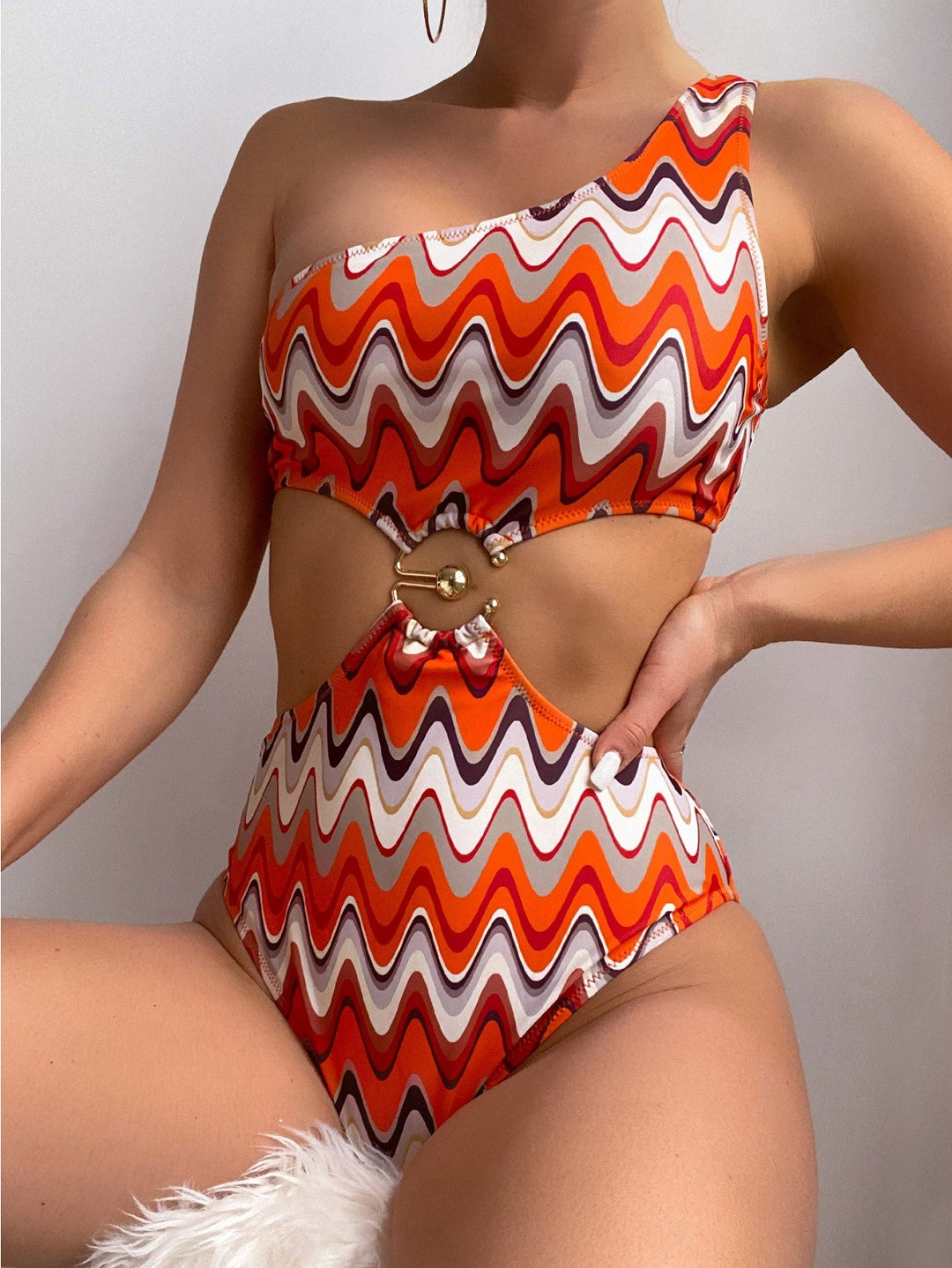 Damen Designer Badeanzug mit asymmetrischem Schnitt und sexy Cut-Outs EB