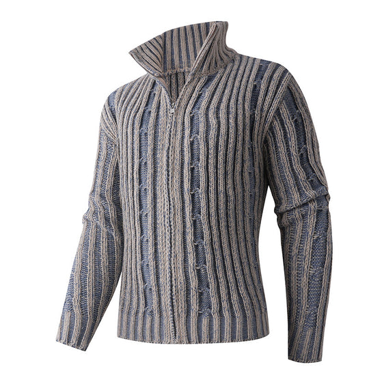 Herren Strickjacke mit Hochkragen und anspruchsvollem Zopfmuster EB