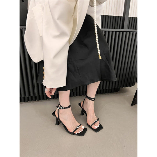 Damen elegante Sandalen mit filigranen Riemen EB