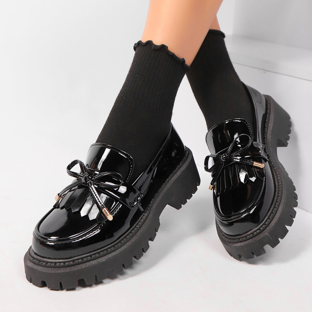 Damen  Lackoptik Loafer mit Quastenfransen Zierschleife und robuster Traktorsohle EB