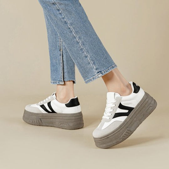 Damen Sportliche Plateau-Sneaker mit komfortabler Dämpfung und modernem Design EB
