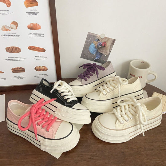 Damen Fashion Plateau Sneakers mit robustem Obermaterial und gestreiftem Sohlenprofil EB