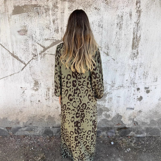 Damen Langarm Maxikleid mit Animal-Print und praktischen Taschen EB