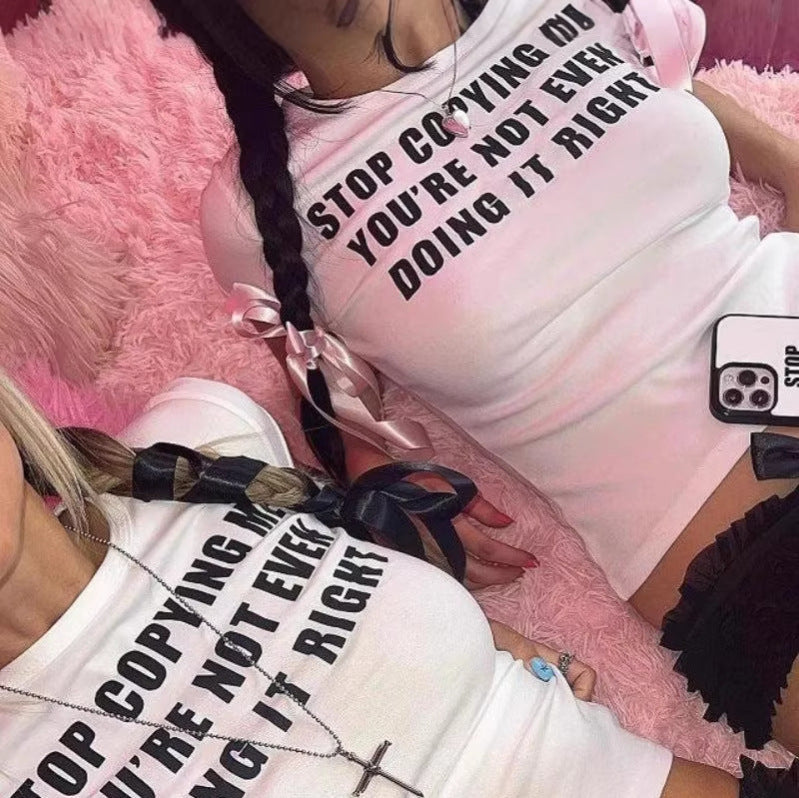 Damen Crop-T-Shirt mit motivierendem Schriftzug und figurbetontem Schnitt EB