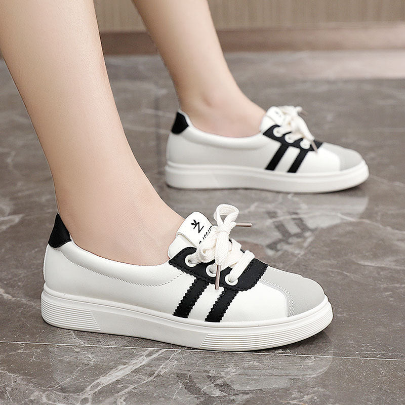 Damen Sportliche Sneakers mit metallischen Akzenten und komfortabler Dämpfung EB