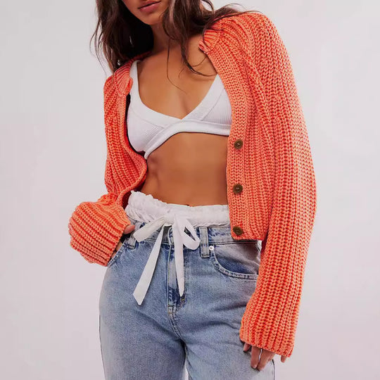 Damen Strickjacke mit femininer Silhouette und lässigem Knopfdesign EB