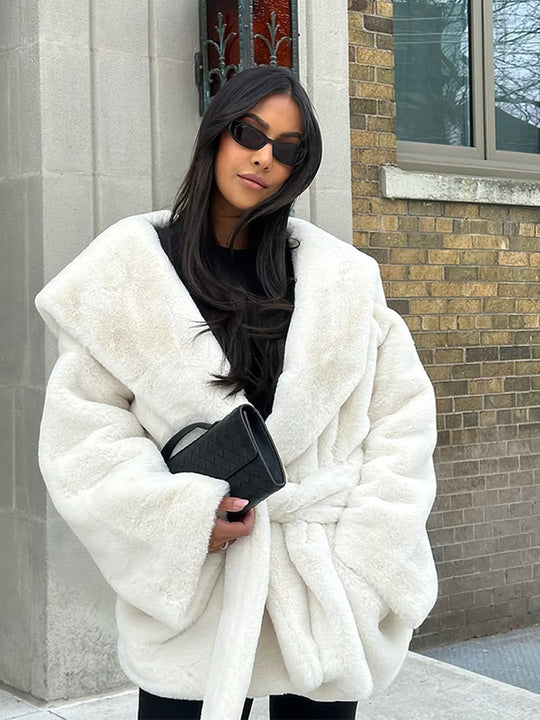 Damen Oversized Kuscheljacke mit Gürtel und hohem Kragen EB