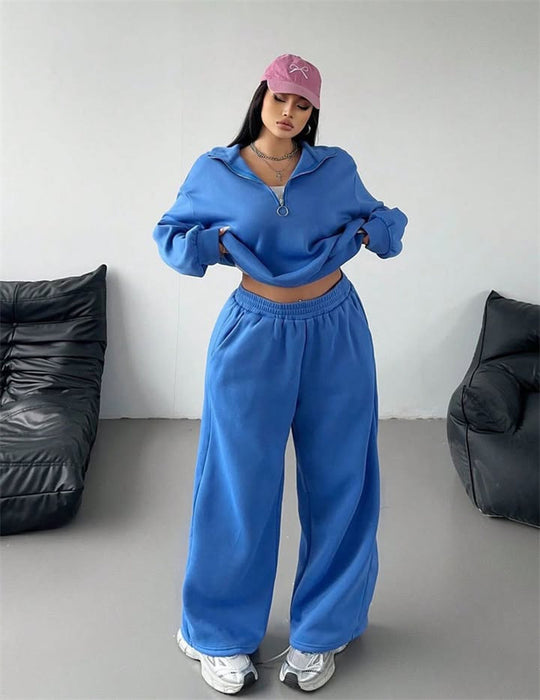 Damen Samt-Cropped-Ziphoodie und weit geschnittene High-Waist Palazzo-Jogginghose Eichborn Berlin