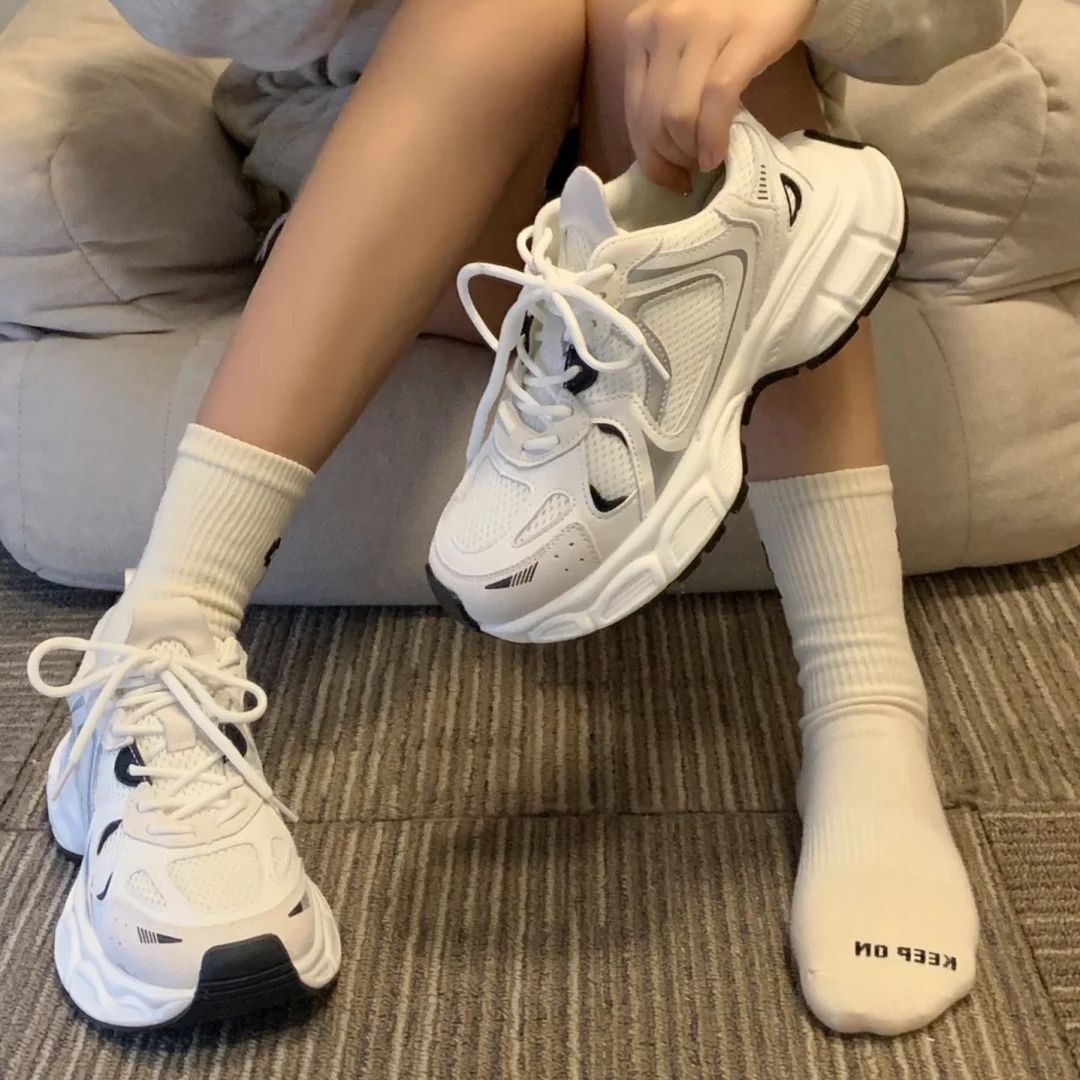 Damen Sportliche Lauf-Sneaker mit atmungsaktiver Oberflächenstruktur und bequemer Dämpfung EB