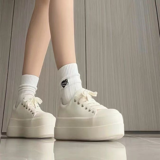 Damen Plateau-Sneaker mit stylischem Obermaterial und komfortabler Sohle EB