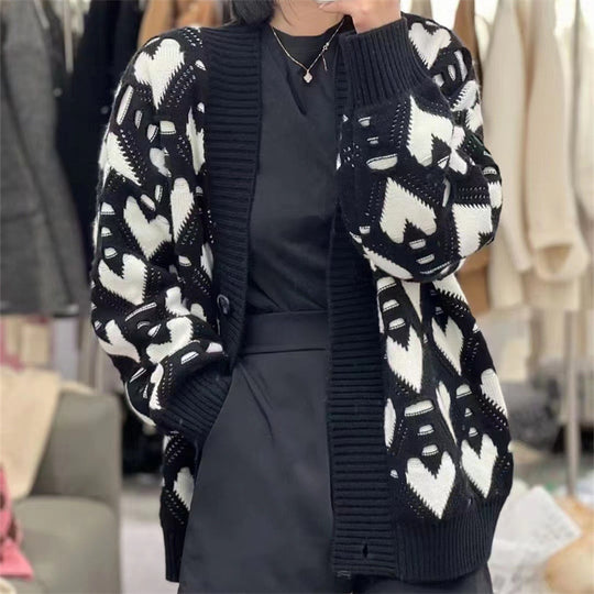 Damen Strickjacke mit Herzmotiv und luxuriösem Schnitt EB
