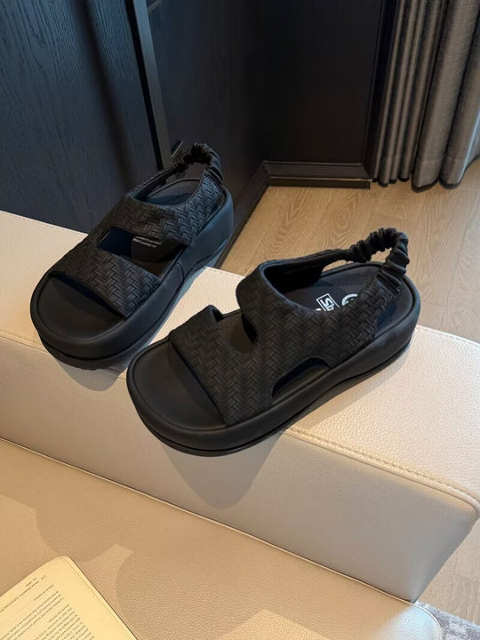 Damen Sandalen mit atmungsaktivem Obermaterial und flexiblem Riemchendesign EB