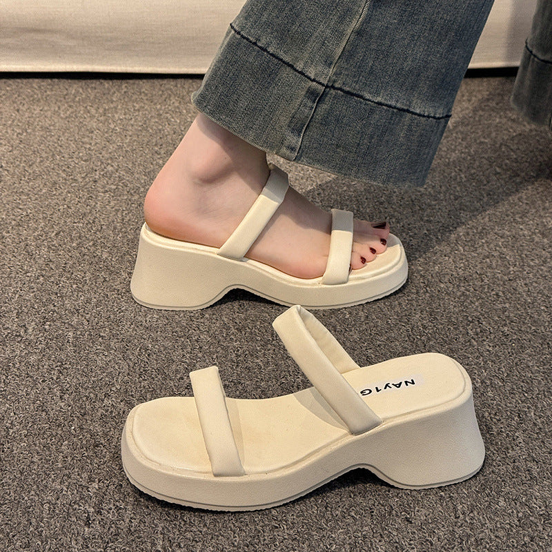 Damen Plüschsandalen mit innovativem Plateau EB