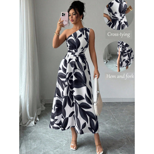 Damen Maxikleid mit asymmetrischem Schnitt und floralem Design EB