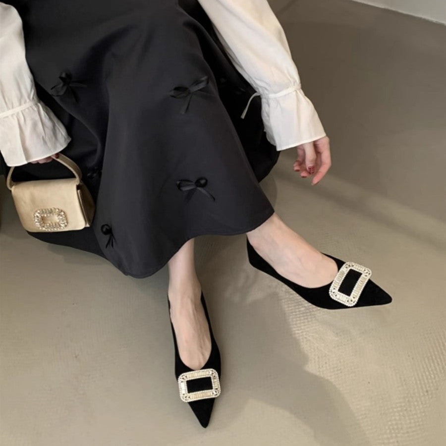 Damen elegante spitze Ballerinas mit funkelndem Schmuckdetail EB