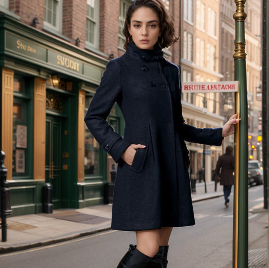 Damen eleganter Mantel mit hohem Kragen und funktionalen Taschen EB