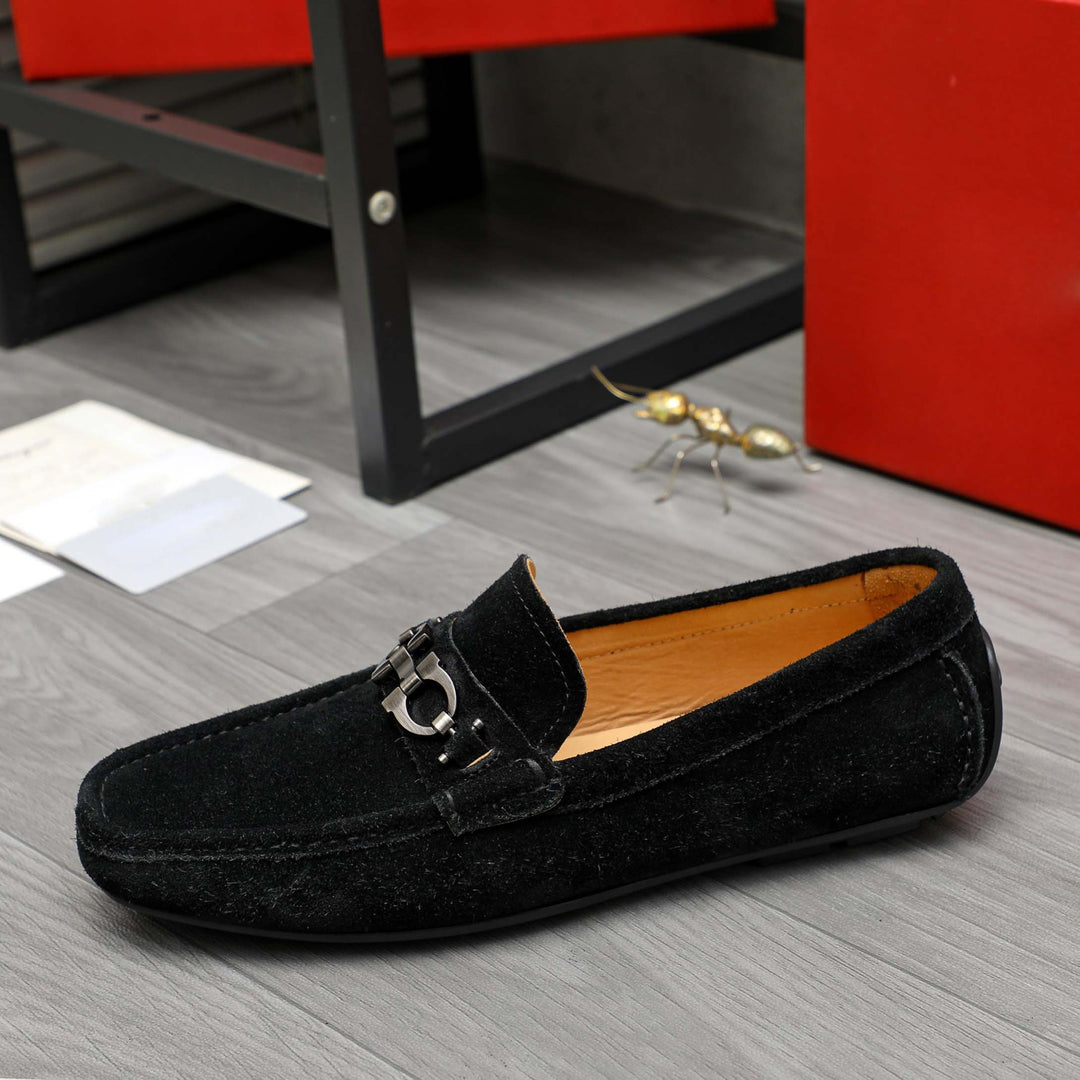 Damen Mokassin mit elegantem Zierdetail und hochwertiger Wildlederoberfläche EB