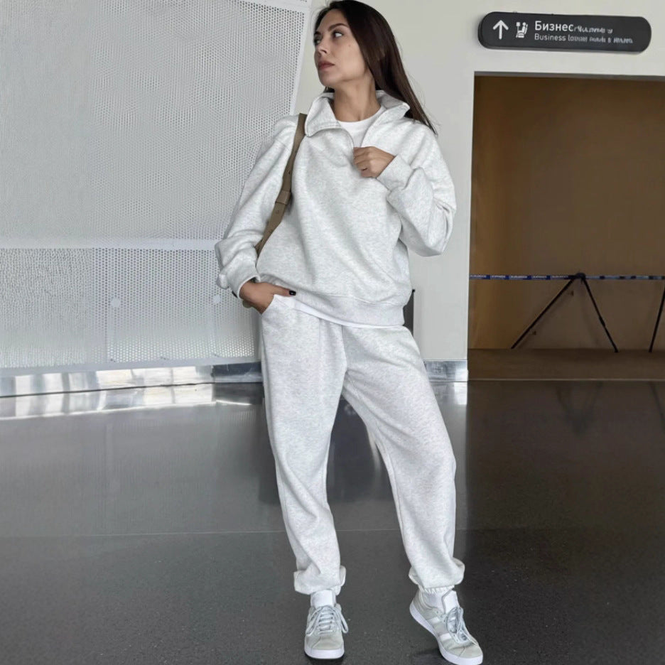 Damen Sweatset mit Halbreißverschluss, oversized Pullover und hochtaillierter weit geschnittener Jogginghose Eichborn Berlin