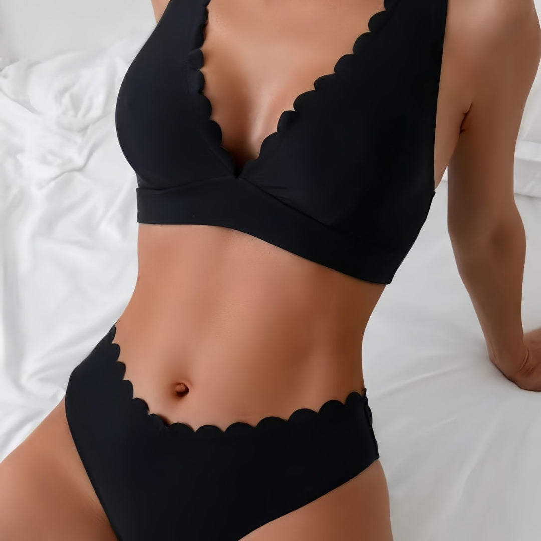 Damen Bikini-Set mit eleganten Wellenkanten und tiefem V-Ausschnitt EB