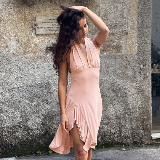 Damen verspieltes Wickelkleid mit elegantem Halterneck und Rüschen EB