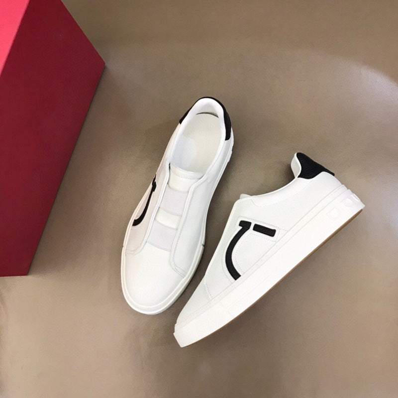 Damen Sportliche Slip-On Sneakers mit modernem Design und elastischem Riemen EB