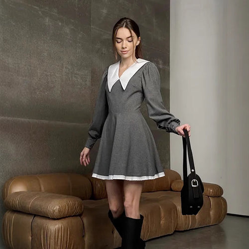 Damen Lässiges Minikleid mit schickem Kragen EB
