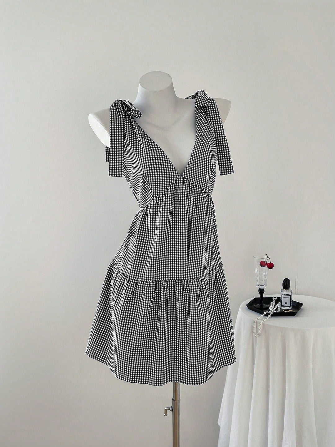 Damen Sommerkleid mit Rüschendetails und verstellbaren Trägern EB