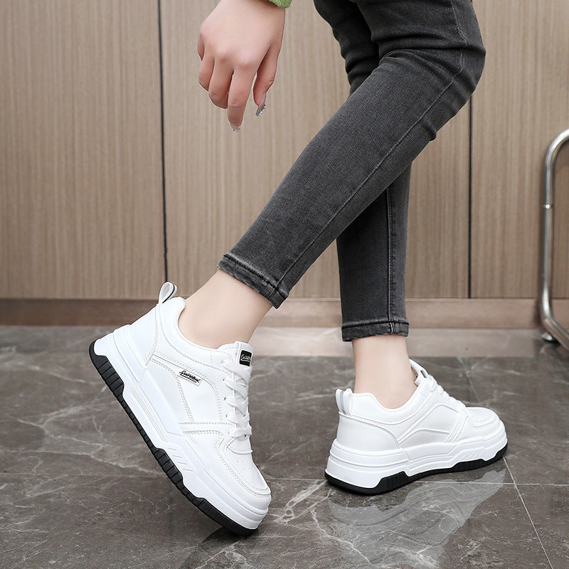 Damen Sportliche Sneakers mit verstärktem Sohlenprofil und atmungsaktiver Obermaterialstruktur EB