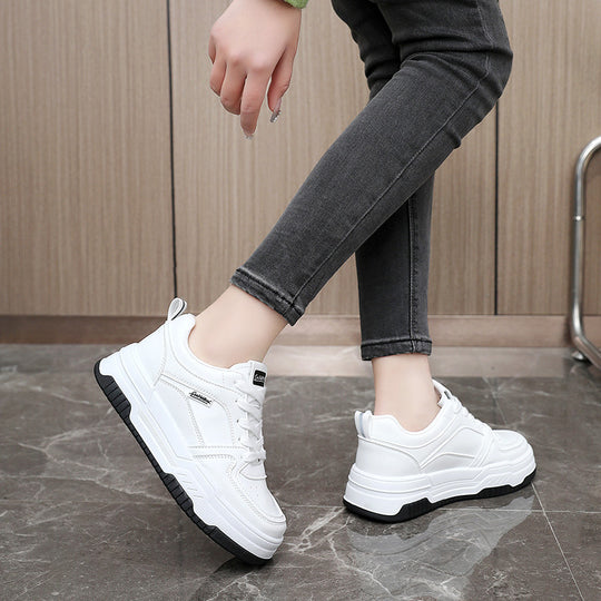 Damen Sportliche Sneakers mit verstärktem Sohlenprofil und atmungsaktiver Obermaterialstruktur EB
