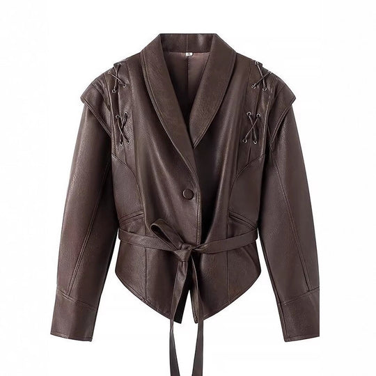 Damen kurzgeschnittene Kunstlederjacke mit Schalkragen, Schnürdetails an Schultern und Taillengürtel EB