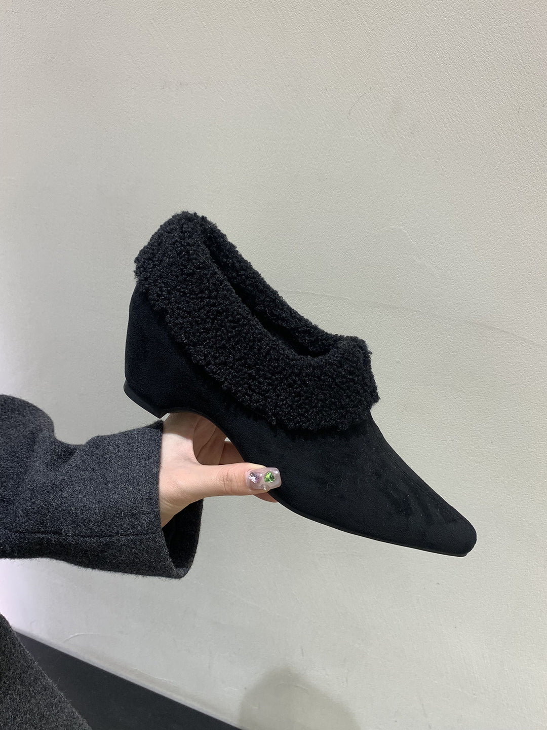 Damen Stiefeletten mit kuscheligem Kunstfellkragen und eleganter Form EB