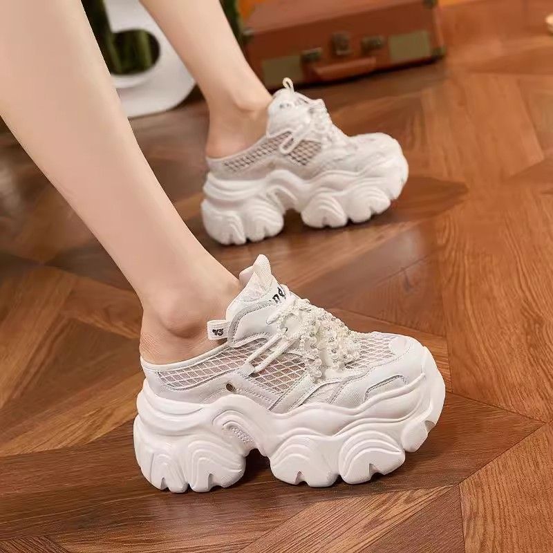 Damen Sportliche Chunky-Sneaker mit luftiger Mesh-Oberfläche und innovativem Sohlenprofil EB