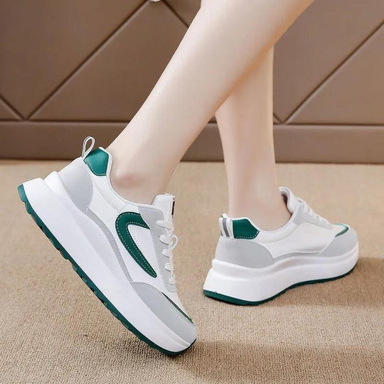Damen Komfort-Sneaker mit dicker Plateausohle und trendigem Design EB