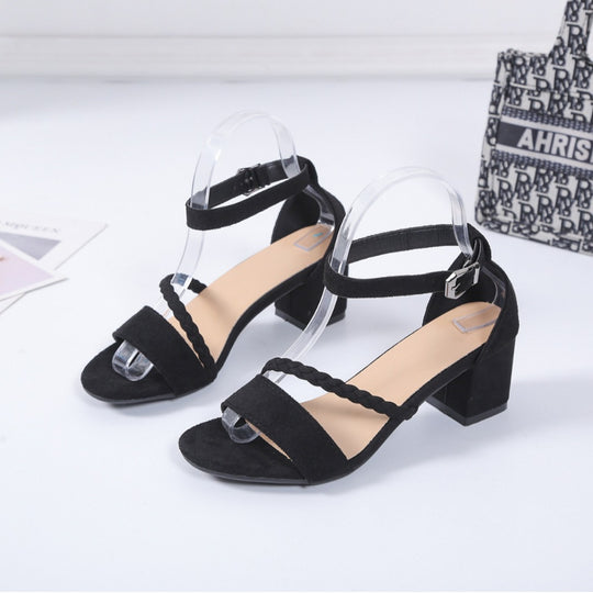 Damen Blockabsatz Sandalen mit transparenten Riemen und geflochtenem Detail EB
