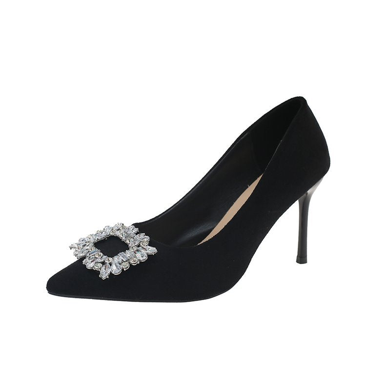 Damen elegante Pumps mit funkelndem Schmuckdetail EB