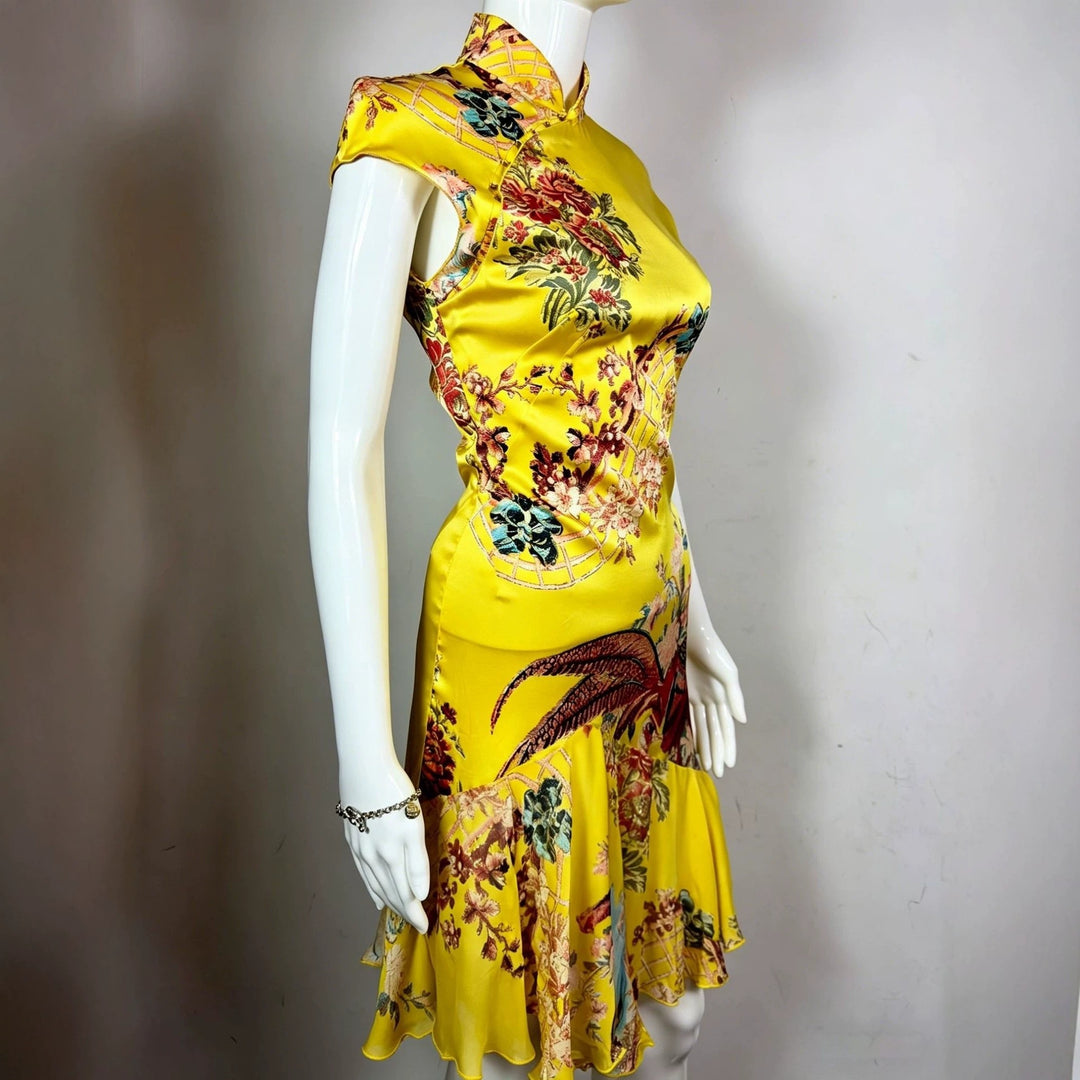 Damen Chiffonkleid mit floralen Bestickungen und asymmetrischem Saum EB