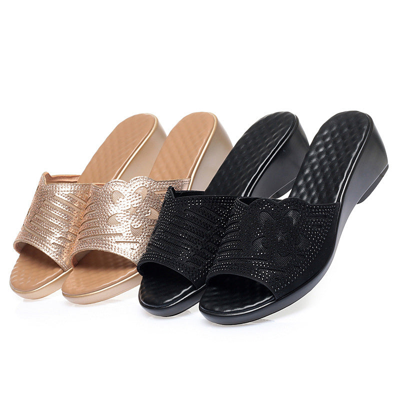 Damen Fashion Sandalen mit modischer Blütenapplikation und komfortablem Plateau EB