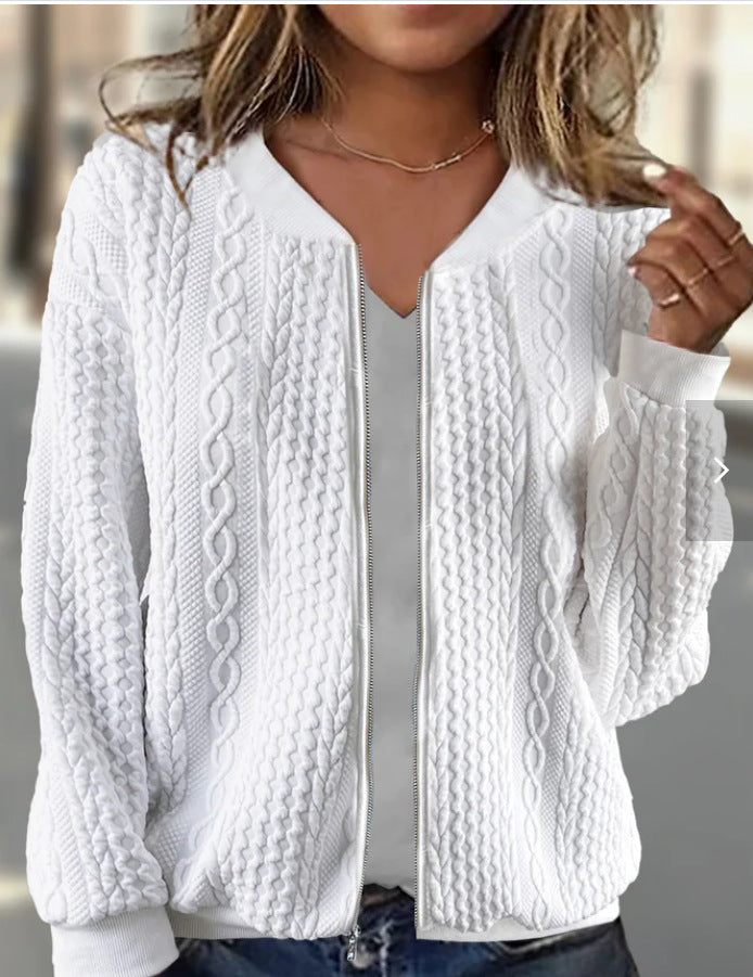 Damen Strickjacke mit modernem Kabelstrickmuster und eleganter Schnittführung EB